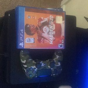 PS4 with good game and a new controller